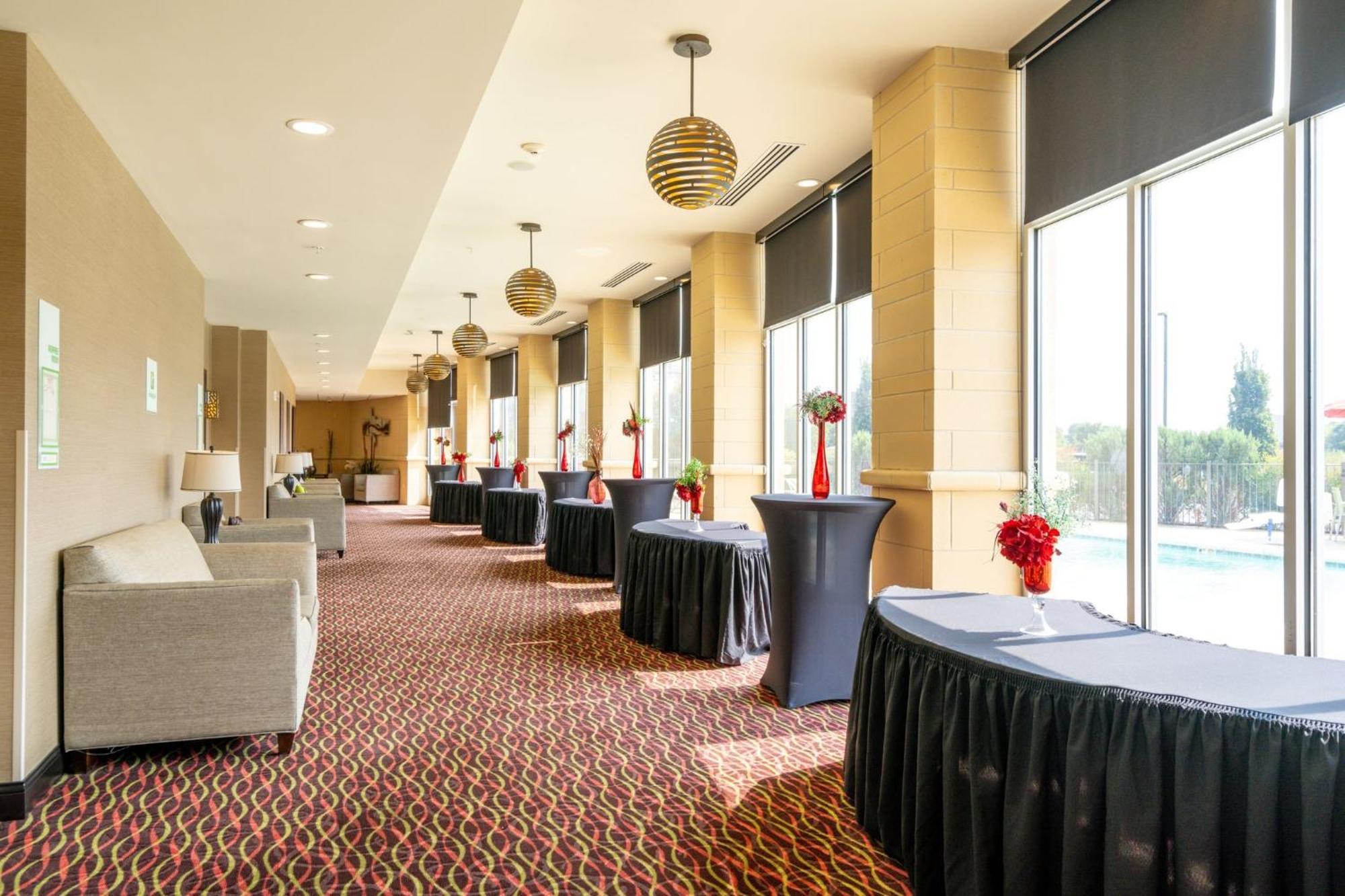 Holiday Inn Murfreesboro By Ihg Exterior photo